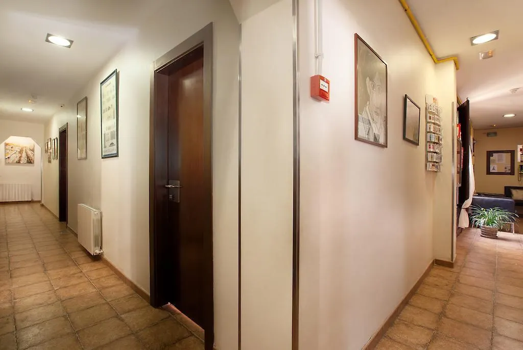 Pension Mariluz Barcelona 2*,  Spain