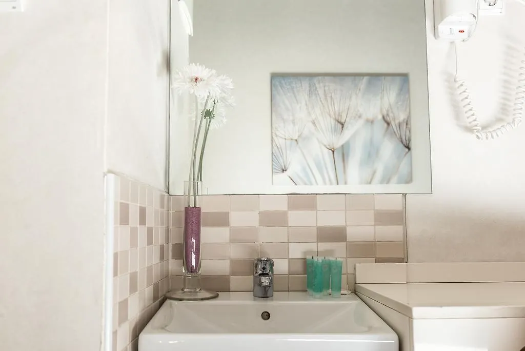 Pension Mariluz Barcelona Guest house